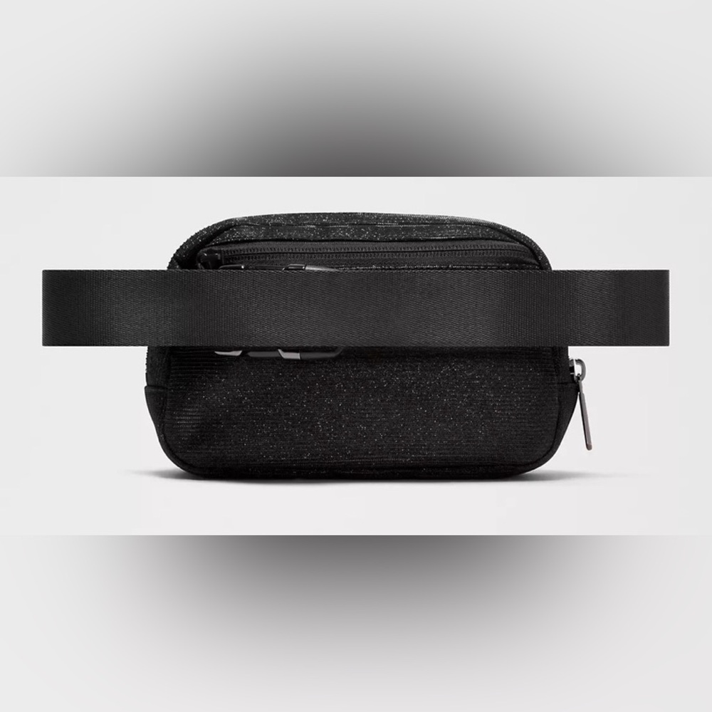 Lululemon Everywhere Belt Bag - Picture 2 of 14
